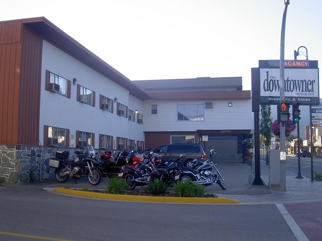 Downtowner Motor Inn Крестон Экстерьер фото