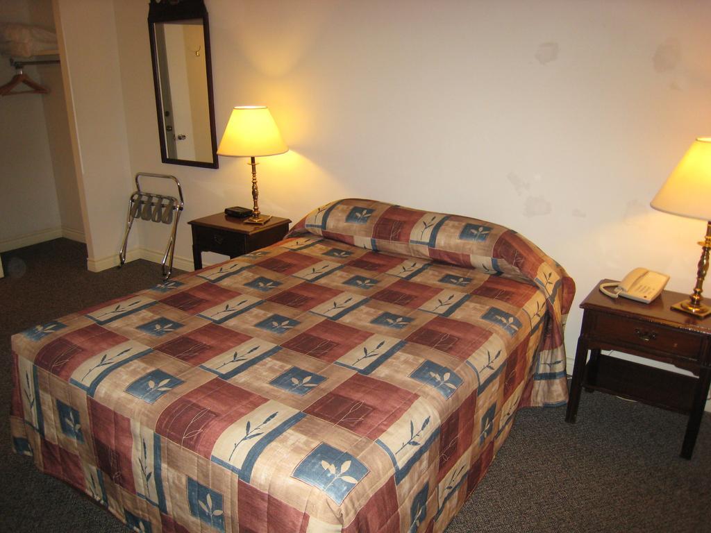 Downtowner Motor Inn Крестон Номер фото