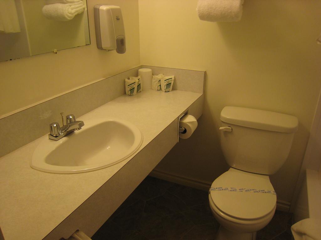 Downtowner Motor Inn Крестон Номер фото
