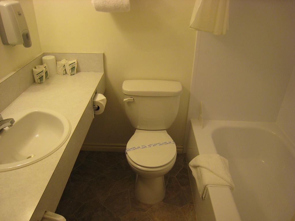 Downtowner Motor Inn Крестон Номер фото