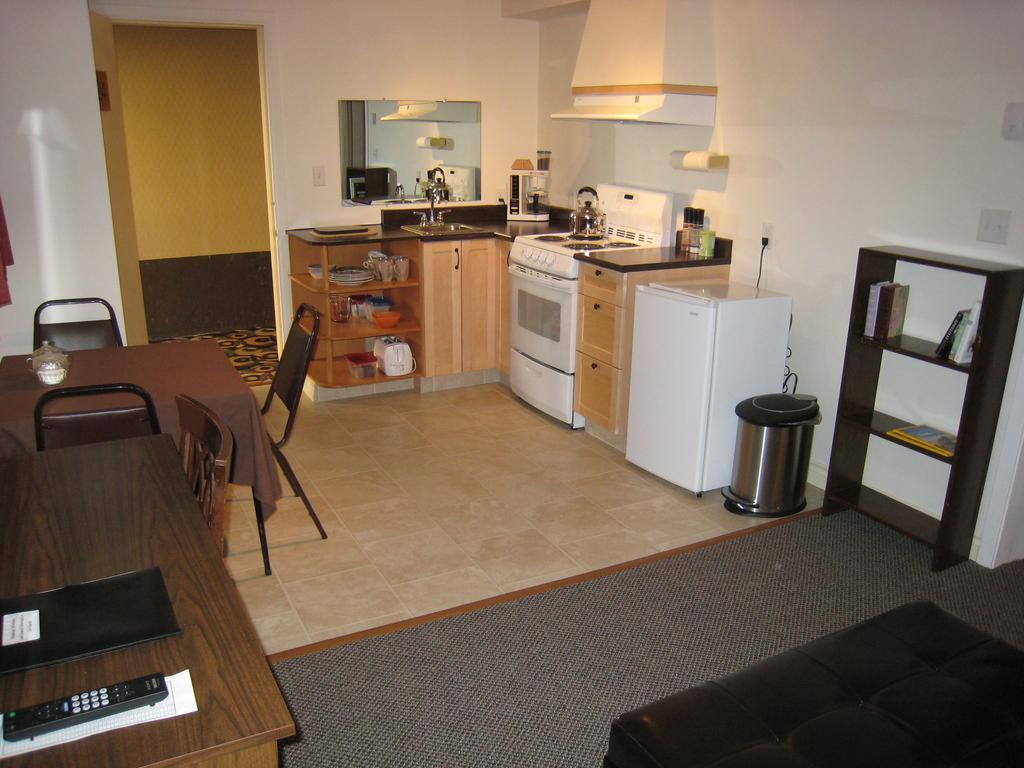 Downtowner Motor Inn Крестон Номер фото