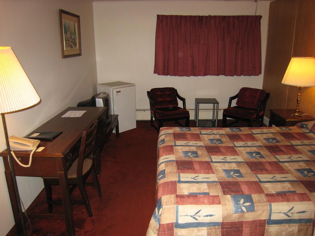 Downtowner Motor Inn Крестон Номер фото
