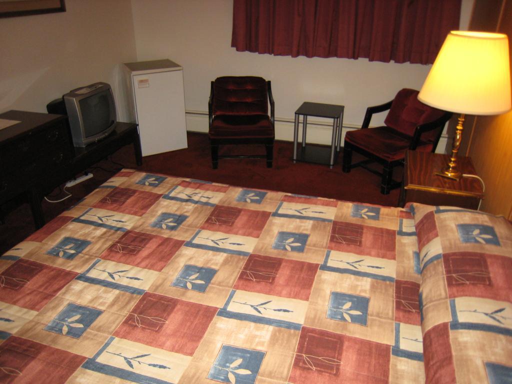 Downtowner Motor Inn Крестон Номер фото