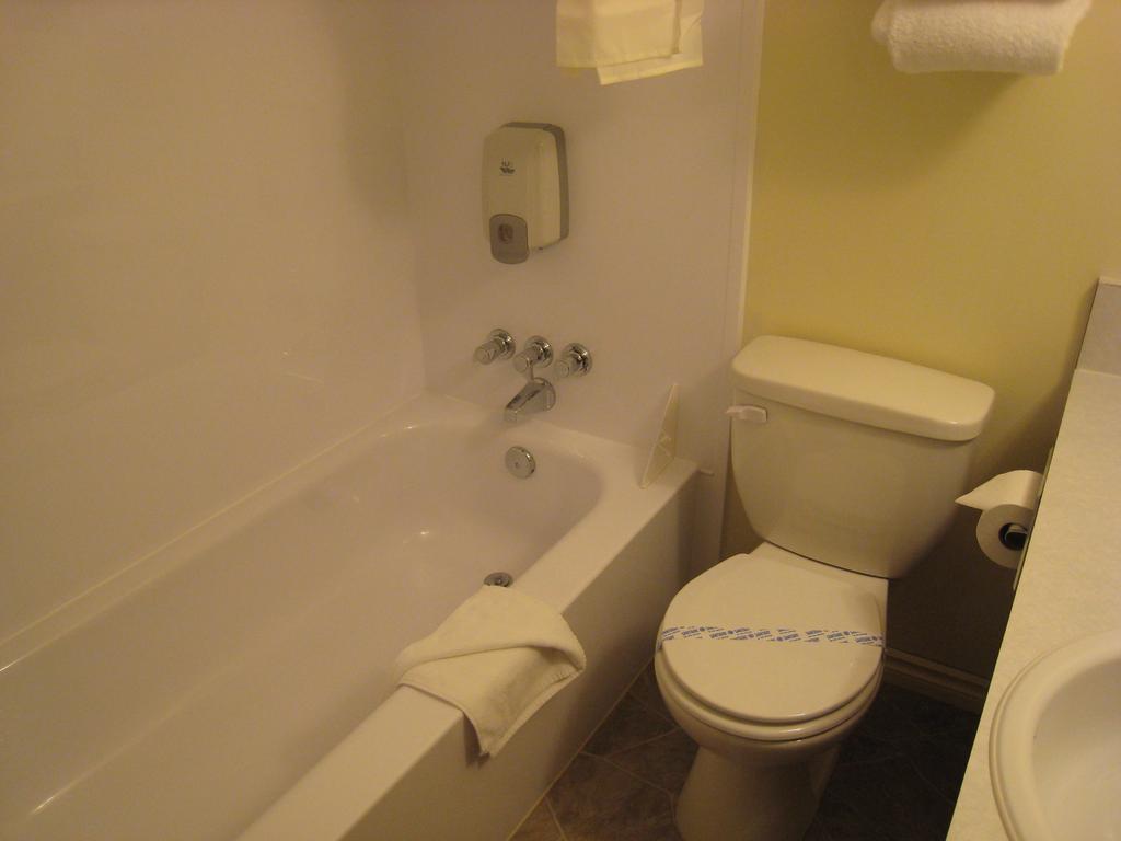 Downtowner Motor Inn Крестон Номер фото