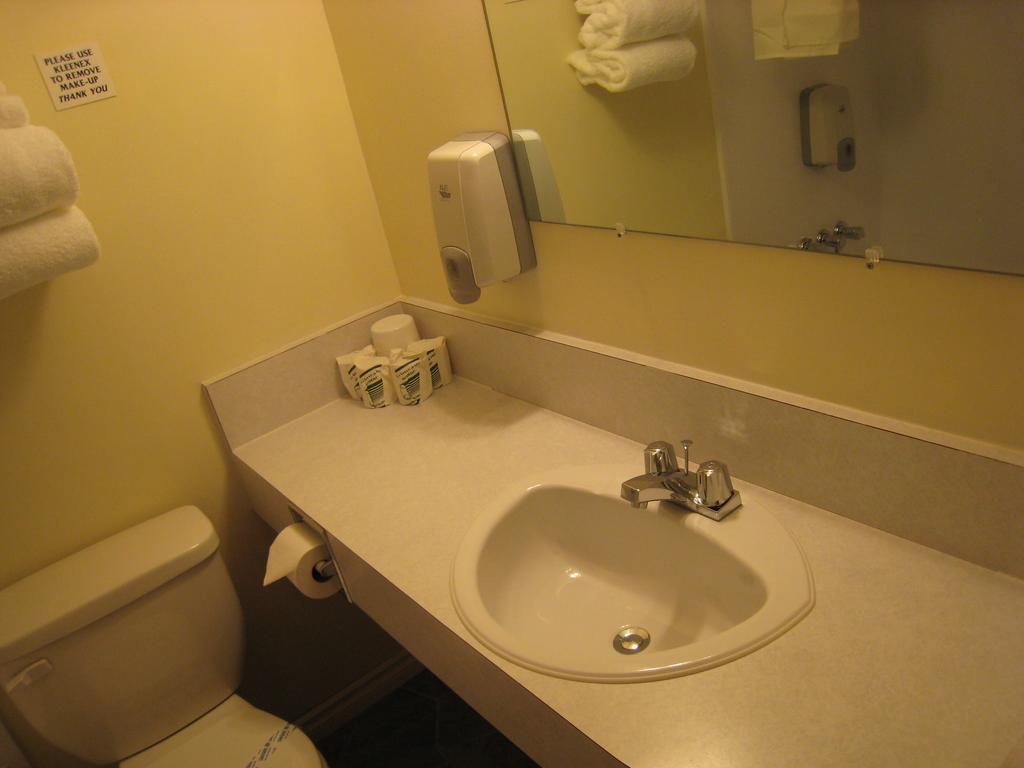 Downtowner Motor Inn Крестон Номер фото