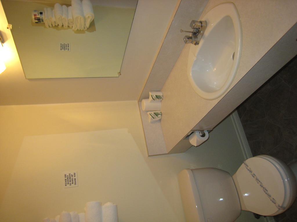 Downtowner Motor Inn Крестон Номер фото