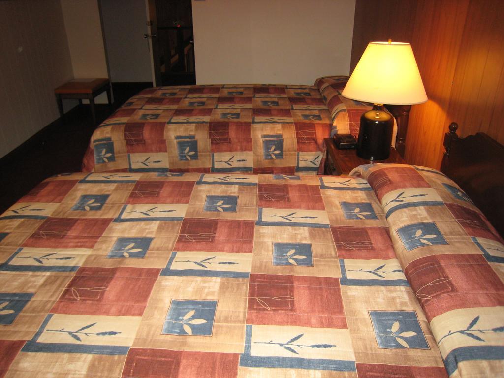 Downtowner Motor Inn Крестон Номер фото