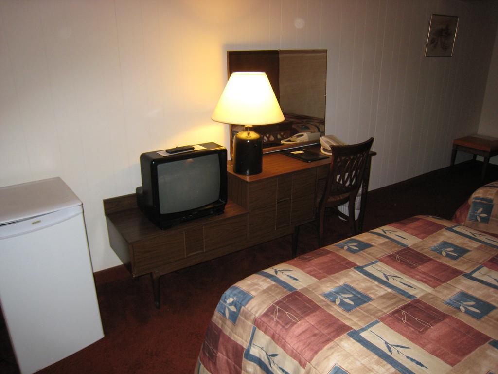 Downtowner Motor Inn Крестон Номер фото