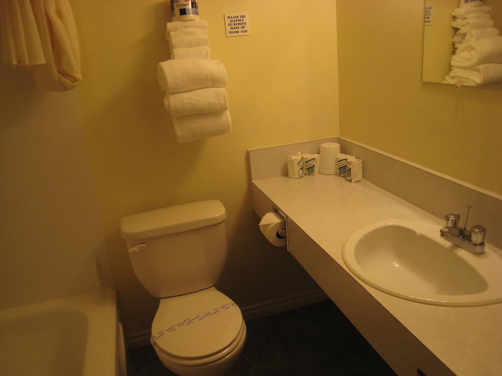 Downtowner Motor Inn Крестон Номер фото